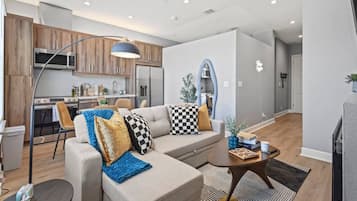 Televisión y chimenea