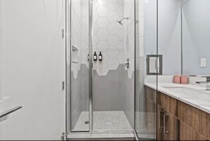 Hair dryer - Cozy Urban Stay | Near Airport, Gym & Parking NEW (Dallas)