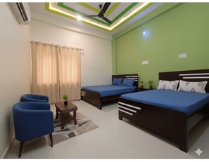 패밀리룸 | 객실 내 금고, 책상, 노트북 작업 공간, 암막 커튼