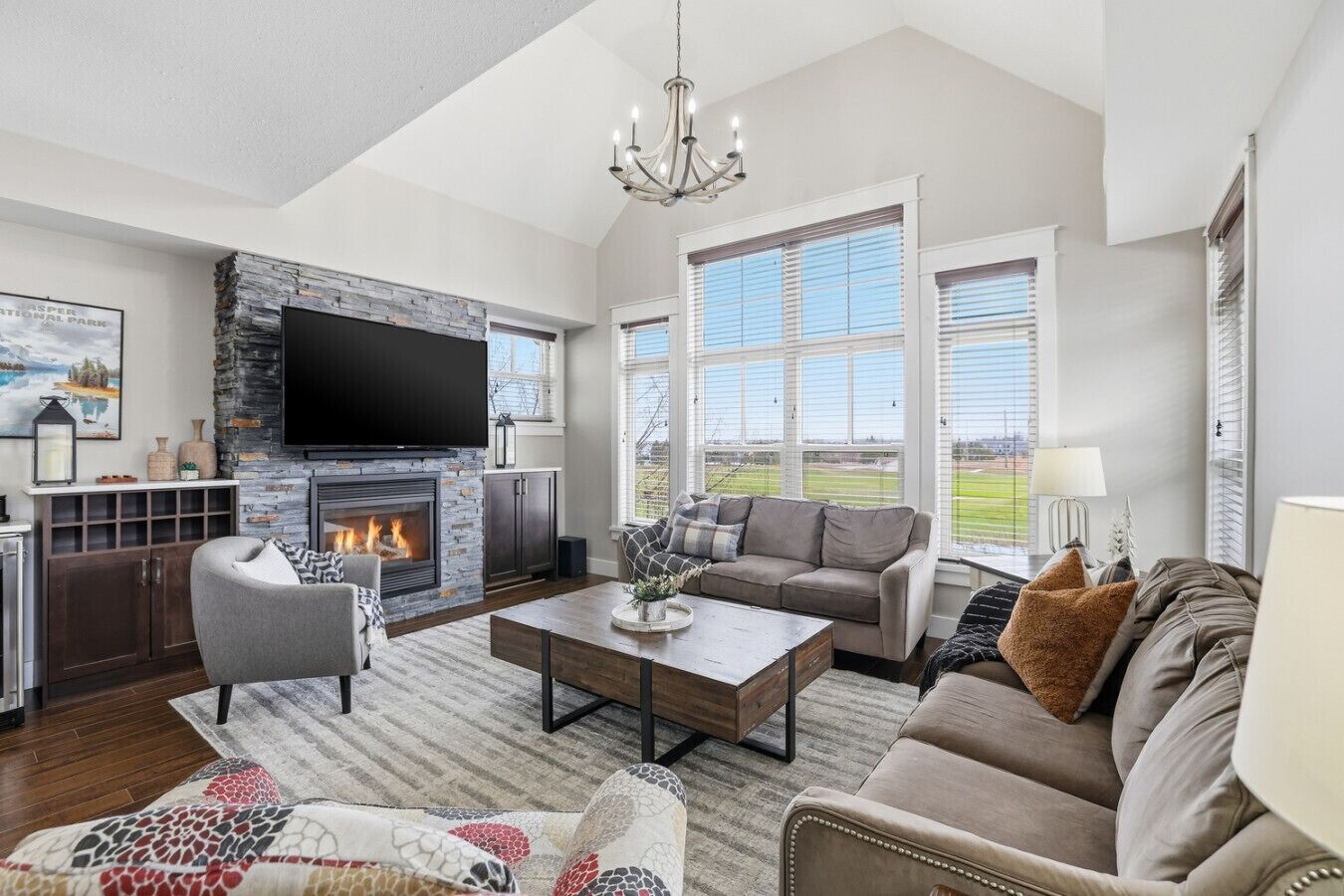 Télévision, cheminée