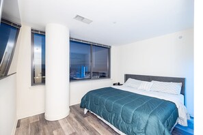 2 makuuhuonetta, silitysrauta/-lauta, ilmainen Wi-Fi, vuodevaatteet