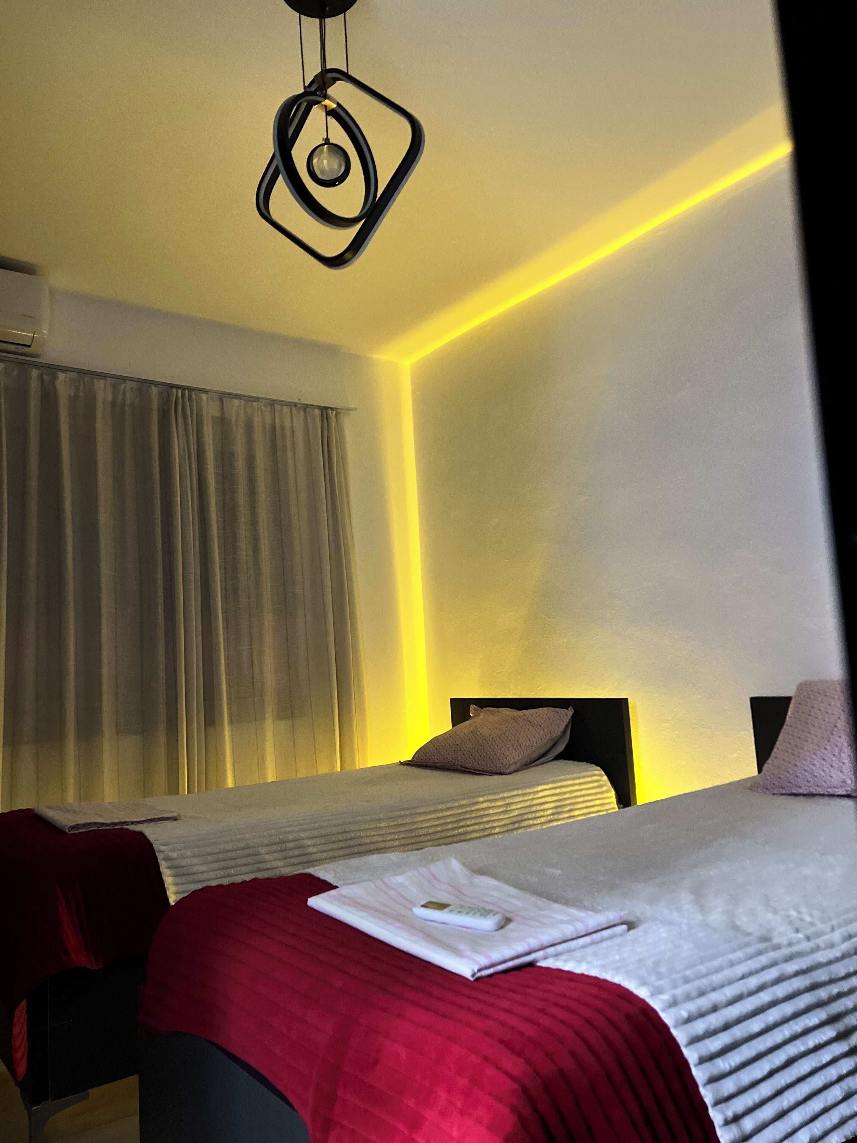 2 室のベッドルーム、WiFi