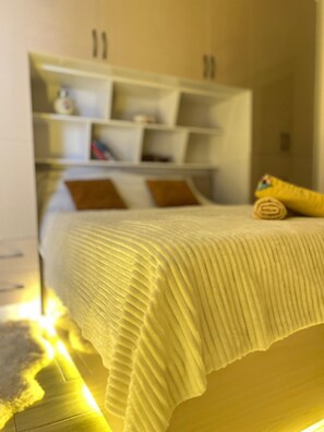 2 bedrooms, WiFi - Cozy 2-bedroom apartment in peaceful Tiranë with AC (Tiranë)