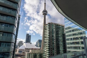 Deluxe Double Room, Balcony, City View | City view - Toronto Inn York (Toronto)