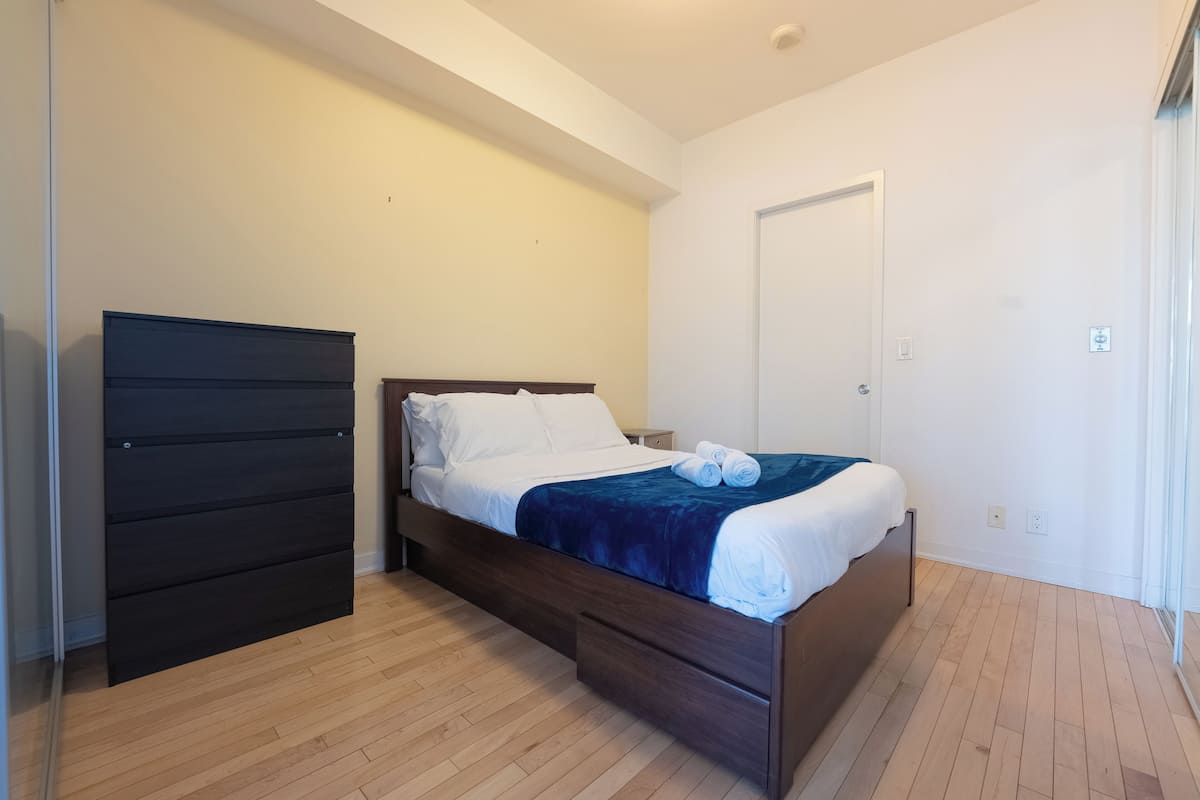 Deluxe Double Room, Balcony, City View | Premium bedding, free WiFi, bed sheets