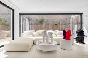 House, Accessible - Martinez in Mykonos With 5 Bedrooms and 4 5 Bathrooms (Mykonos)