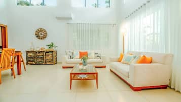 Villa, 4 Bedrooms, Smoking, Private Pool | Living room