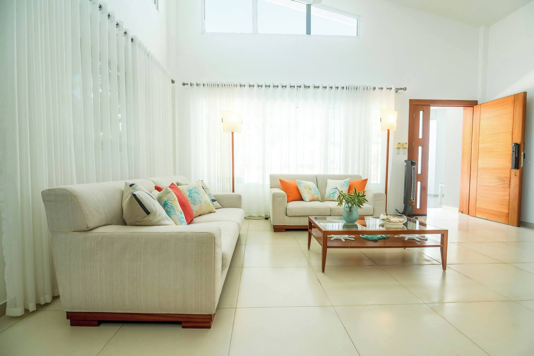 Vila, 4 quartos, para fumantes, piscina particular | Sala de estar