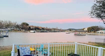 Lakefront Retreat - Deep Water Dock, Hot Tub, Game Garage, Bunkhouse