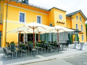 Outdoor dining - GleisEiNS (Naila)