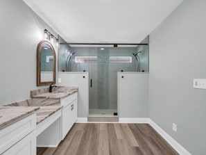 Shower, towels - Stunning 4-Bed with Ocean View in Ocean Lakes Golf Cart | Site 1199 (Myrtle Beach)
