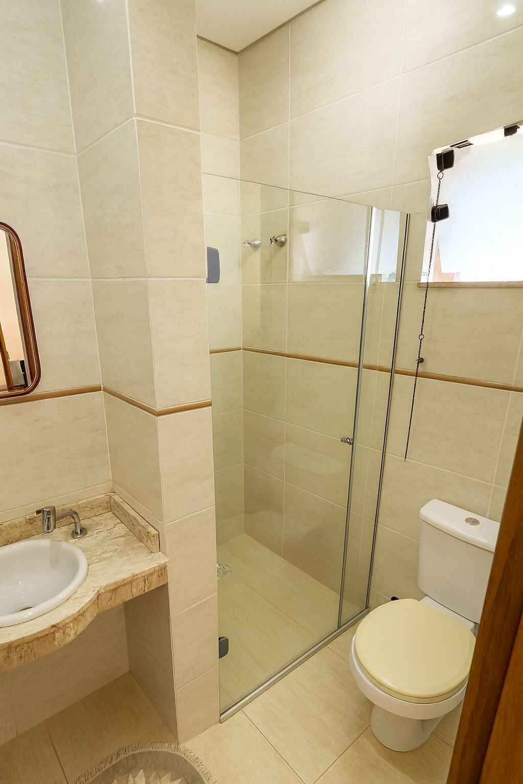 Dusche, Haartrockner, Bidet, Handtücher