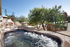 Outdoor spa tub - Venice Room – Naturist B&B for Couples (Monte da Charneca)