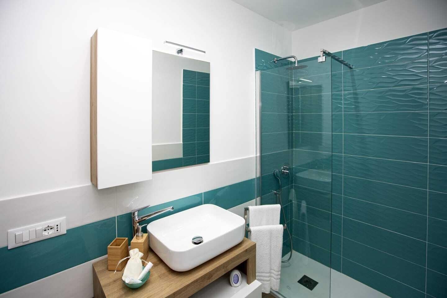 ห้องซูพีเรียดับเบิล, ระเบียง | ห้องน้ำ | ฝักบัว, ไดร์เป่าผม, ผ้าเช็ดตัว, สบู่