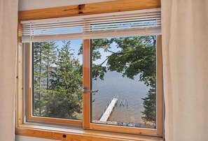 Interior - Mullett Lakefront, Hot Tub • Dock • Sleeps 10 (Indian River)