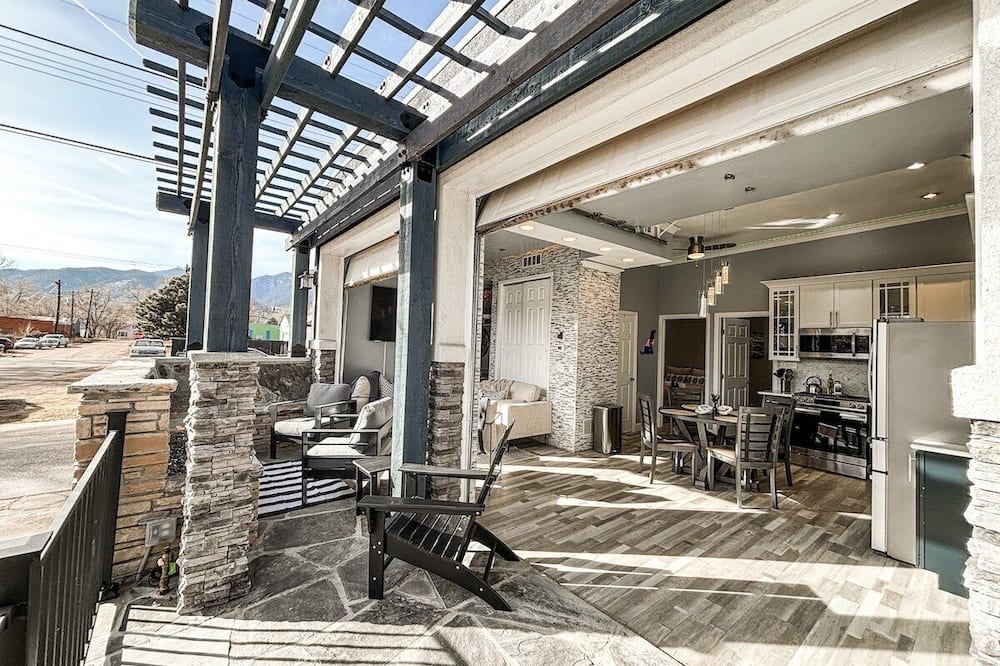 2201 W Colorado