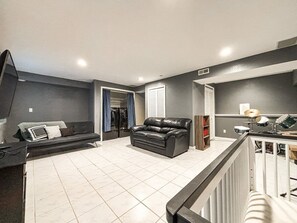 Interior - 9519 Cool Shadow (Colorado Springs)