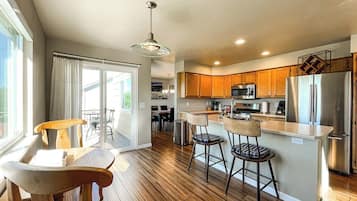 House (3 Bedrooms) | Interior