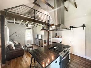 Interior - 1208b W Colorado (Colorado Springs)