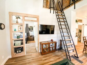 Interior - 1208 W Colorado (Colorado Springs)