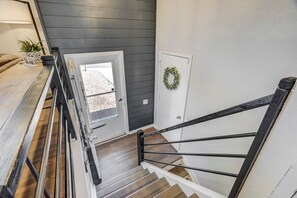 Interior - Family Vacation Home With Trampoline (Colorado Springs)