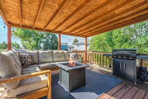 Interior - Family Vacation Home With Trampoline (Colorado Springs)