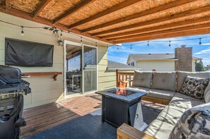 Interior - Family Vacation Home With Trampoline (Colorado Springs)