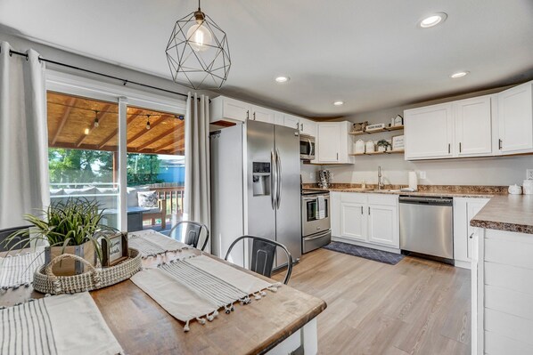 Interior - Family Vacation Home With Trampoline (Colorado Springs)
