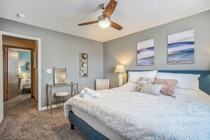 Interior - Hot Tub Retreat Near Fort Carson (Colorado Springs)