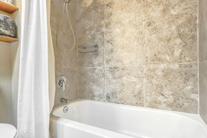 Interior - One Level Home Near Downtown Hot Tub (Colorado Springs)