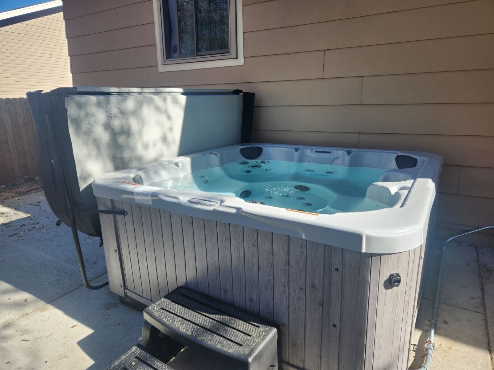 Baignoire à remous extérieure