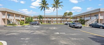 The Diplomat- 2 Bed Condo-3 Minute Walk to Beach!