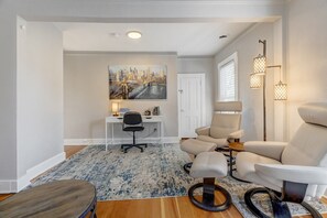Interior - Downtown Getaway With Balcony King Beds (Colorado Springs)