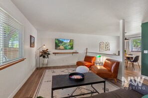 Interior - DT 01906 (Coeur d'Alene)