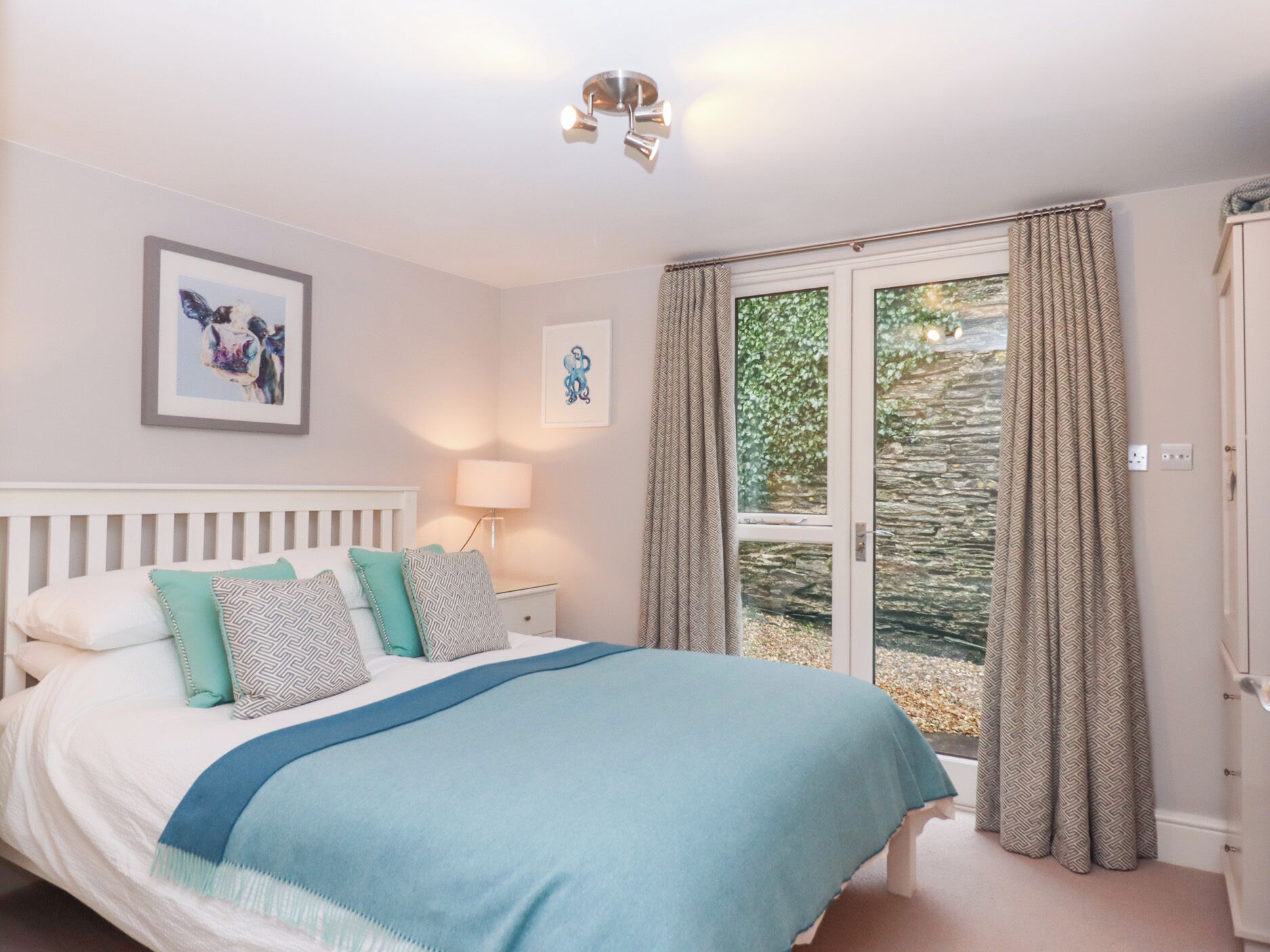 Cottage | Interior