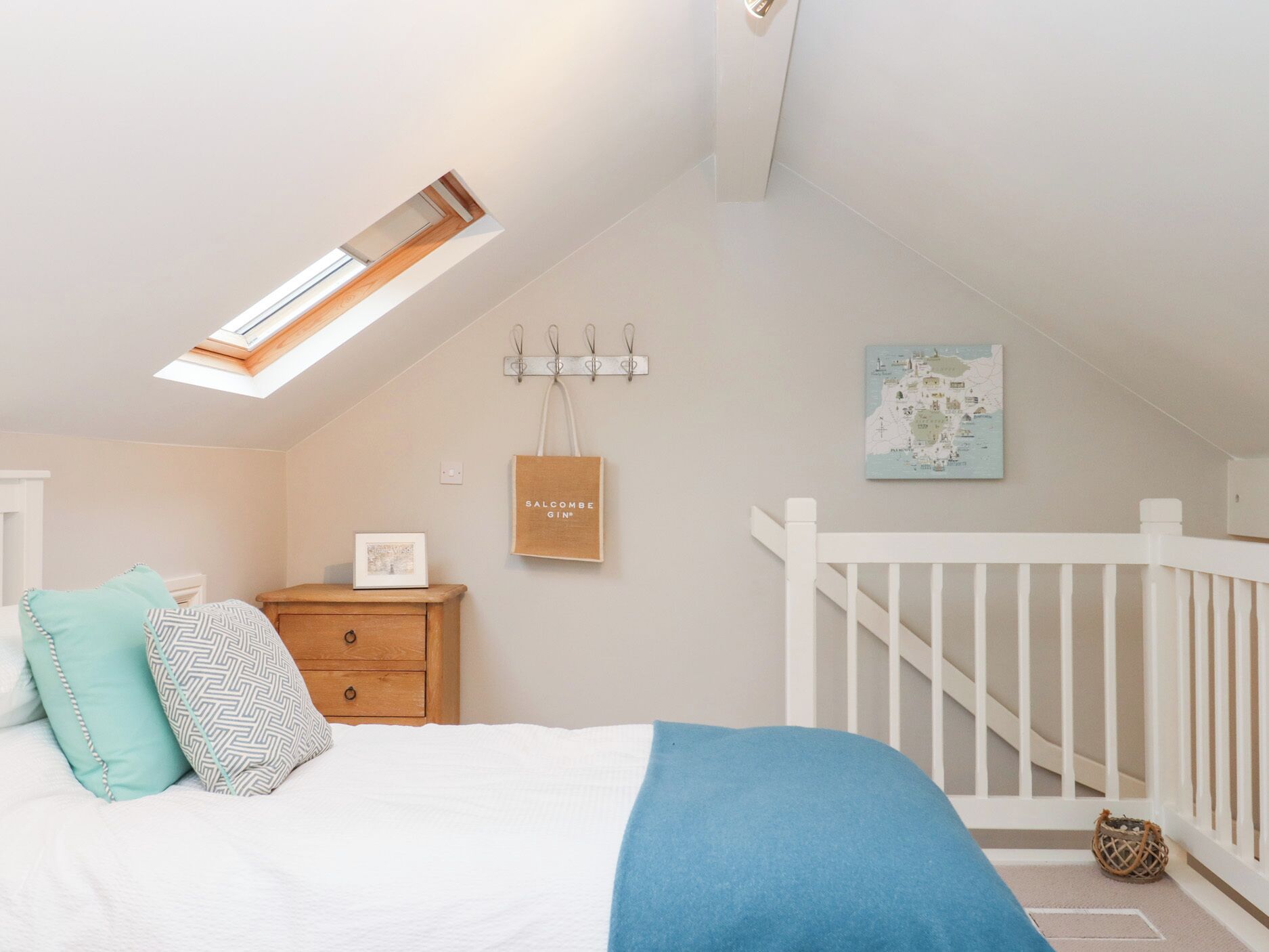 2 개의 침실, 각각 다른 스타일의 인테리어, 각각 다르게 가구 비치, 무료 WiFi