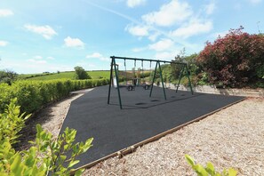 Children's area - 3 Keepers Cottage, Hillfield Village (Dartmouth)