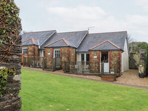 Exterior - 3 Keepers Cottage, Hillfield Village (Dartmouth)