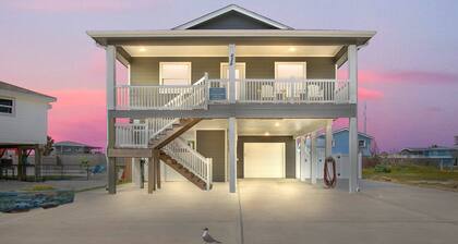 Latitude Adjustment - Private Pool Elevator!