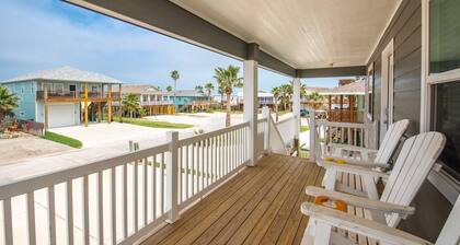 Latitude Adjustment - Private Pool Elevator!