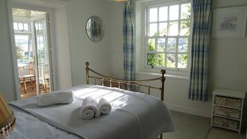 3 kamar tidur dan didekorasi berbeda-beda