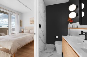 Cortinas blackout, tabla de planchar con plancha y wifi gratis 