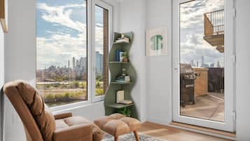 Premium Penthouse, 3 Bedrooms, Balcony | Living area