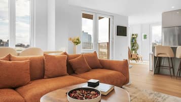 Premium Penthouse, 3 Bedrooms, Balcony | Living area