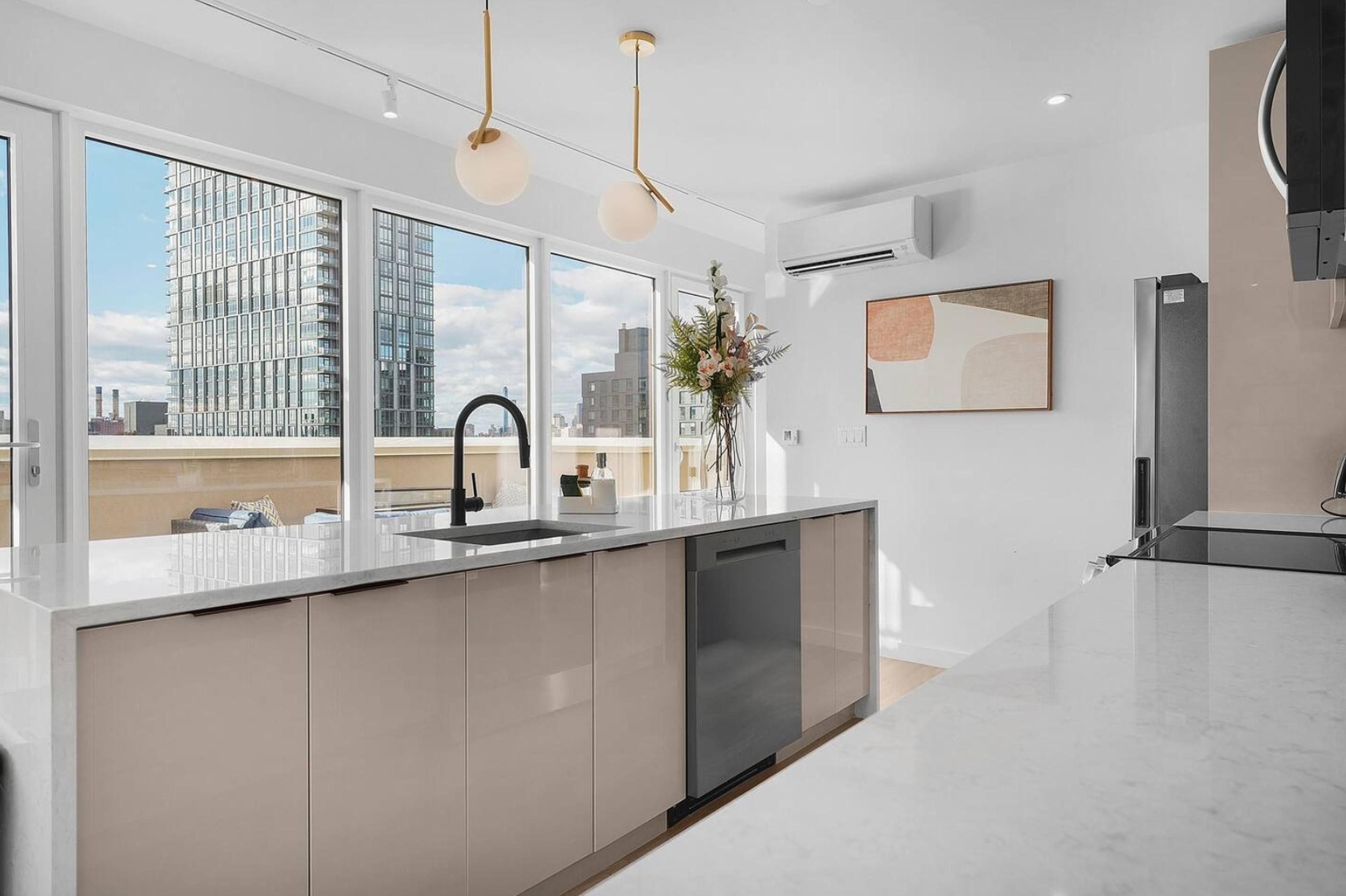 Penthouse Premier, 3 habitaciones, balcón | Cocina privada | Refrigerador con congelador, microondas, horno y parrilla de estufa 