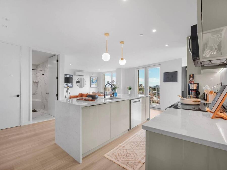 Premium-Penthouse, 3 Schlafzimmer, Balkon | Eigene Küche | Großer Kühlschrank, Mikrowelle, Ofen, Herdplatte