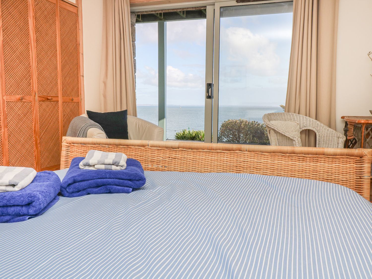 3 bedrooms, individually decorated, individually furnished, free WiFi