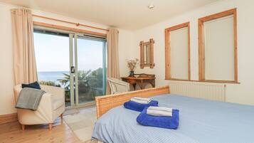 3 bedrooms, individually decorated, individually furnished, free WiFi