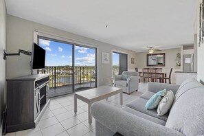 Smart TV - Cozy 2-bedroom  2 Bath condo Ocean View with countless Amenities. (Myrtle Beach)