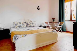 1 bedroom, WiFi, bed sheets - Casa Anca: Private 1BR Suite – Perfect Base for North Sardinia (Viddalba)